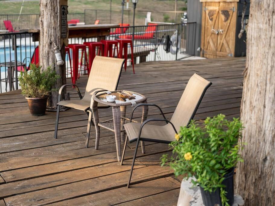 Stonegate Lodge King Bed Wifi 50In Roku Tv Salt Water Pool Room #102 유레카 스프링스 외부 사진