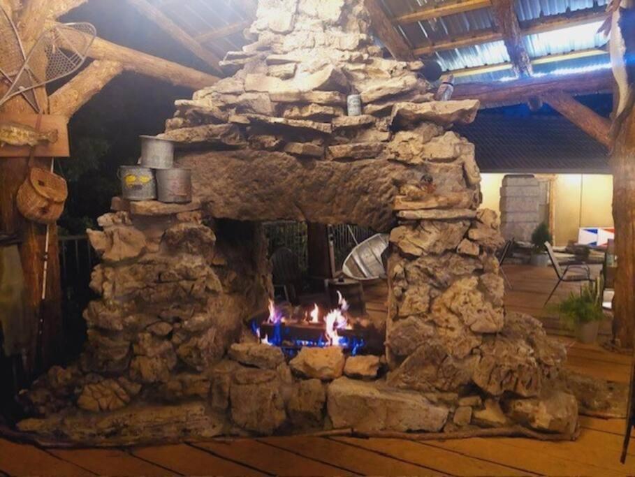 Stonegate Lodge King Bed Wifi 50In Roku Tv Salt Water Pool Room #102 유레카 스프링스 외부 사진